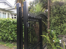 Load image into Gallery viewer, Curved Top Aluminum Gate