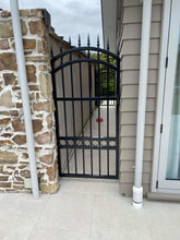 Load image into Gallery viewer, Curved Top Aluminum Gate